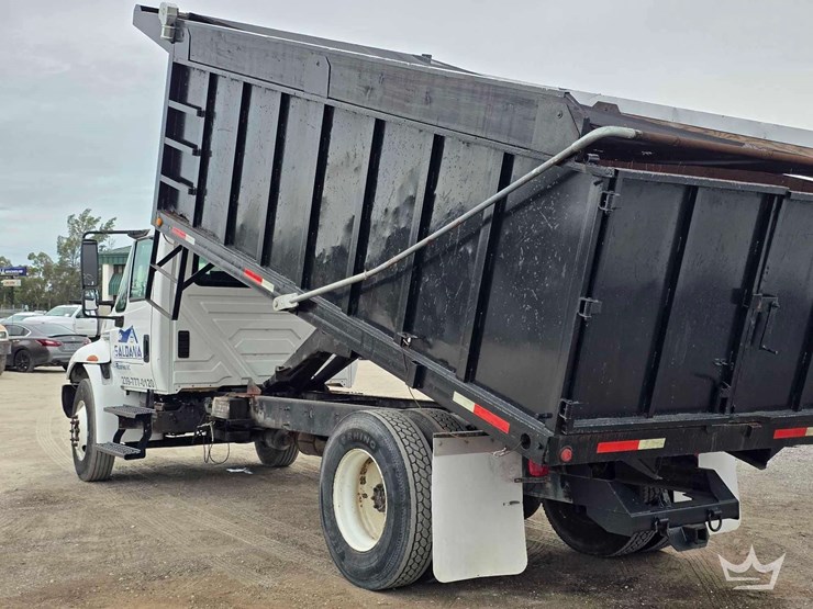 2009-international-durastar-4300-image-2
