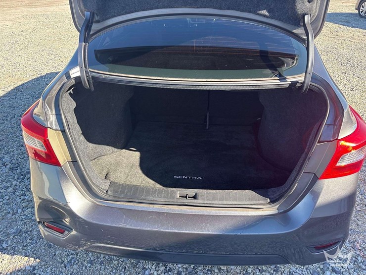 2019-nissan-sentra-sedan-image-21