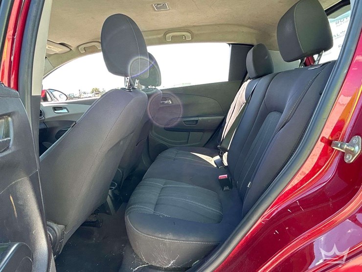 2014-chevrolet-sonic-hatchback-image-19