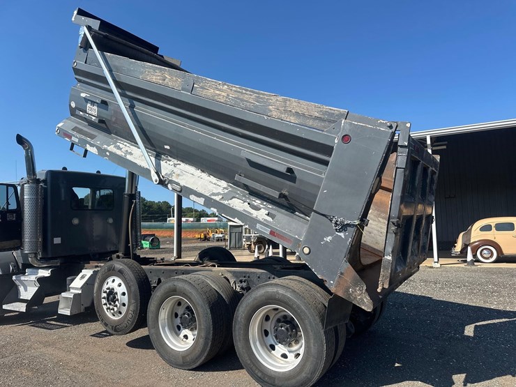 2016-kenworth-t800-image-45
