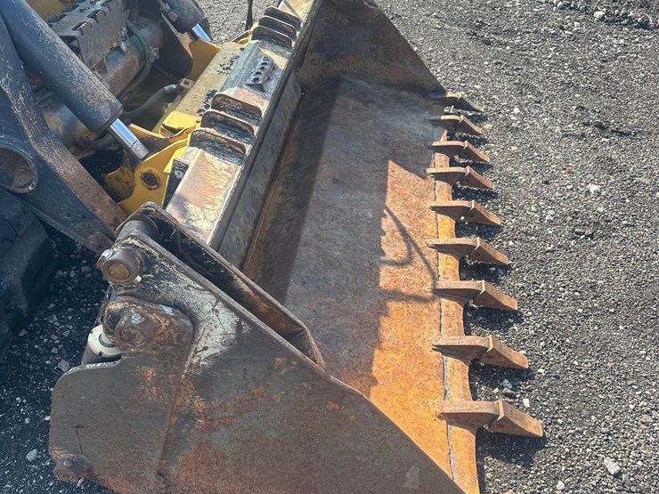 2019-deere-333g-image-10