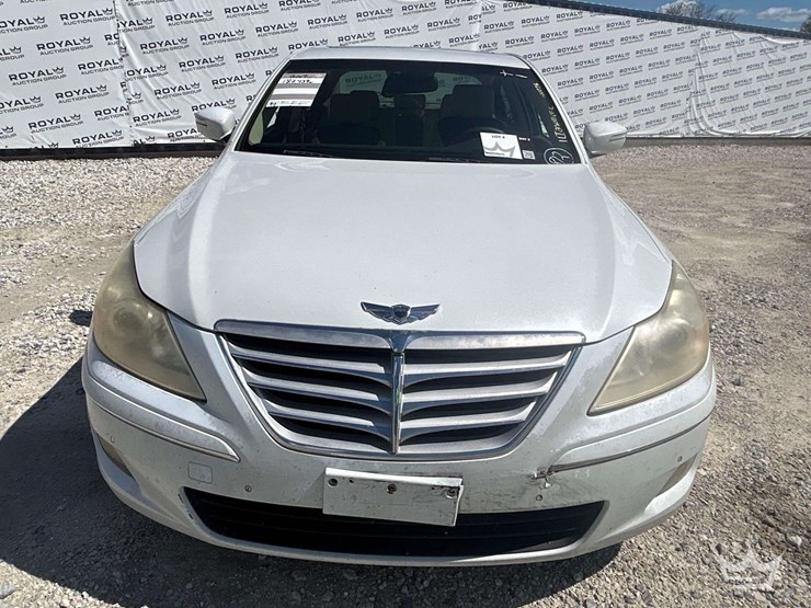 2009-hyundai-genesis-sedan-image-25