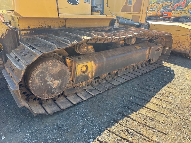 2013-deere-850k-wlt-image-24