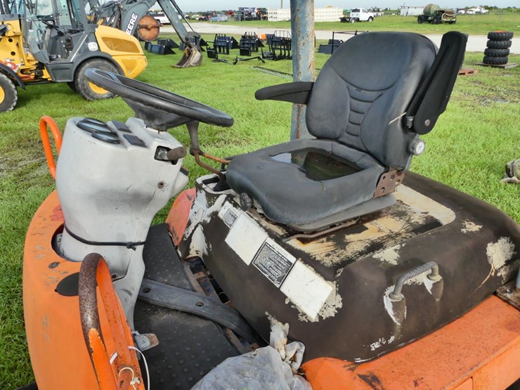2006-kubota-r520-image-10