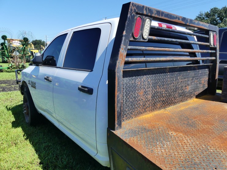 2015-dodge-ram-3500-image-8