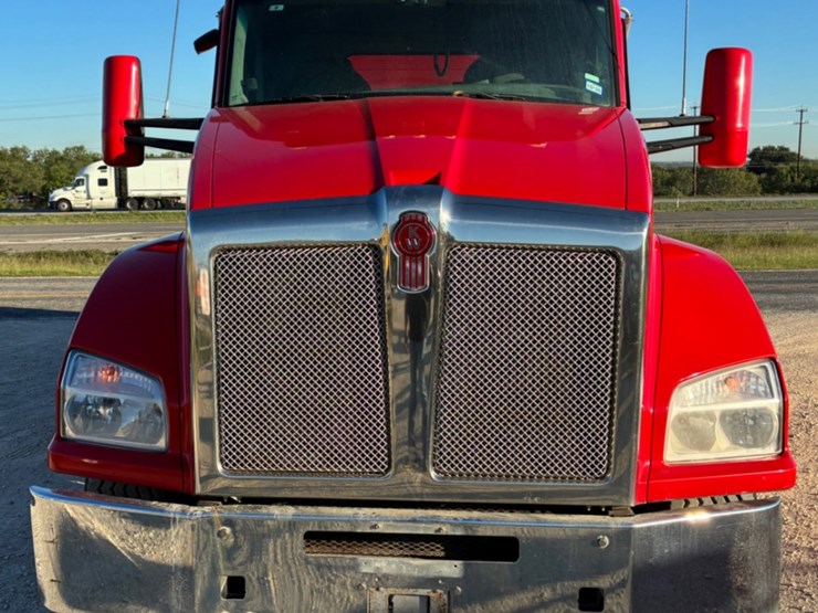 2021-kenworth-t880-image-2