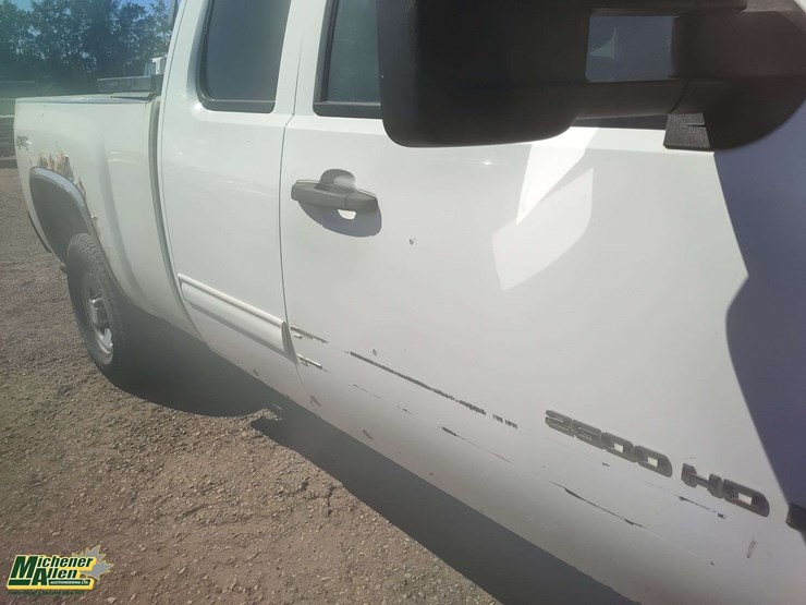 2009-chevrolet-silverado-2500hd-image-21