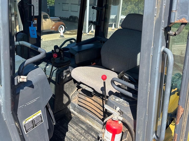 2013-deere-850k-wlt-image-29