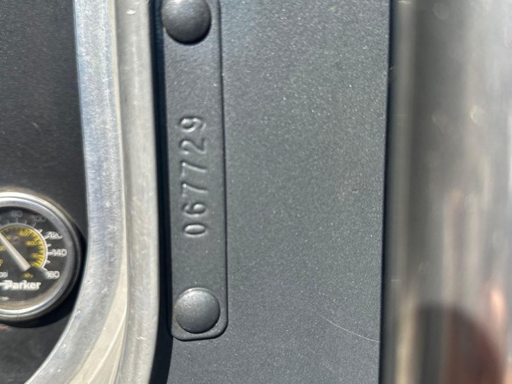 2016-kenworth-t800-image-40