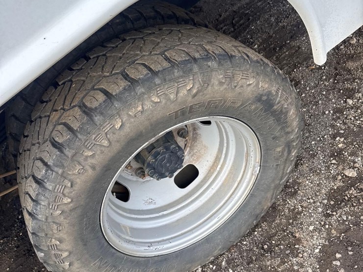 2020-ford-f350-xl-image-32