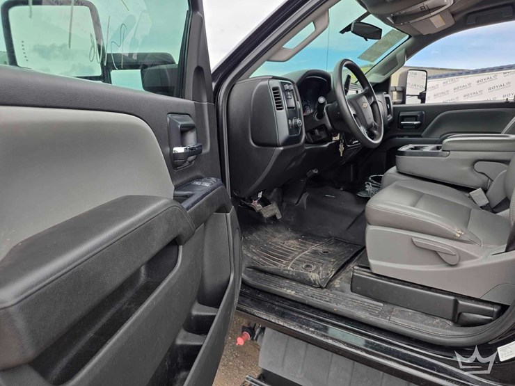 2019-chevrolet-silverado-4500hd-image-11