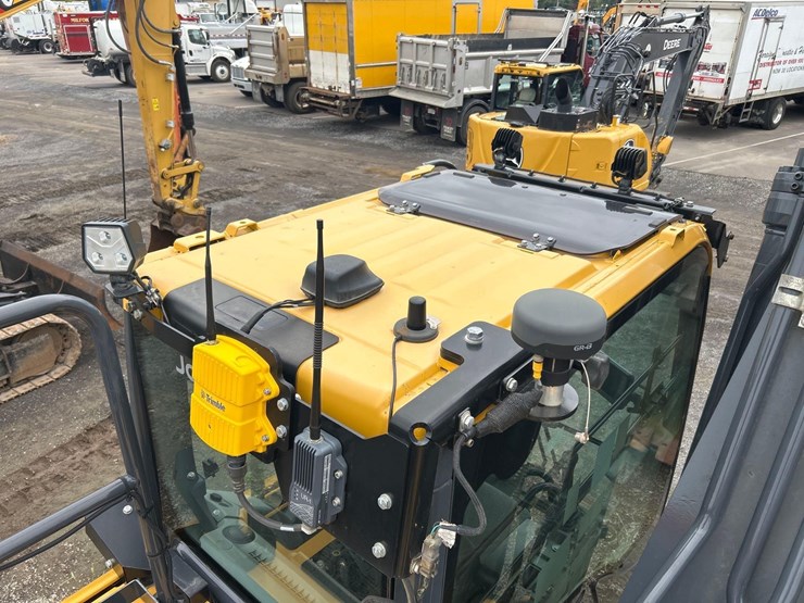 2023-john-deere-350-image-68