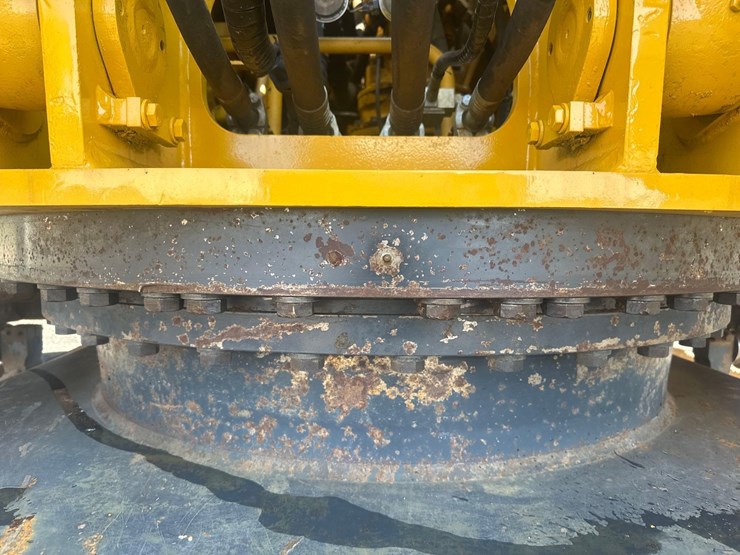 2021-komatsu-pc210-lc-11e0-image-20
