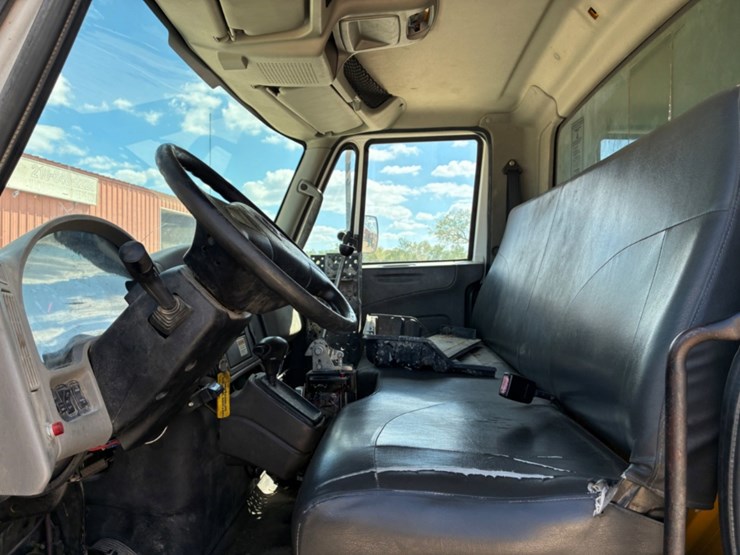 2013-international-durastar-4300-image-7