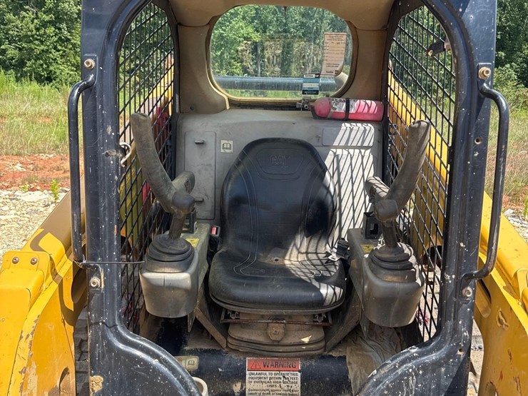 2019-caterpillar-249d-image-17
