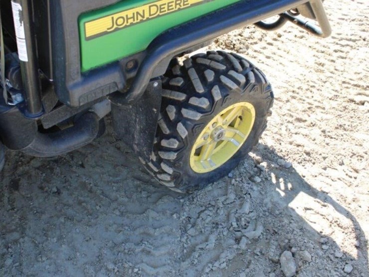 john-deere-gator-image-8