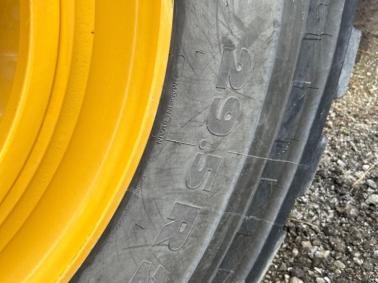 2024-deere-844-p-tier-image-10