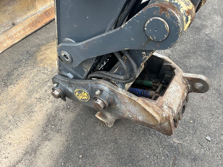 2023-deere-135-p-tier-image-68