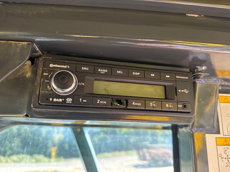 2022-komatsu-pc138us-image-37