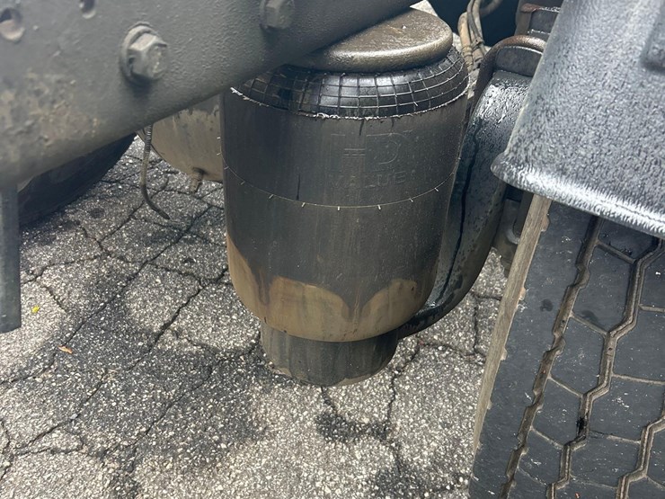 2018-kenworth-t880-image-8