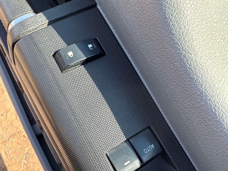 2012-ford-f250-xl-image-22