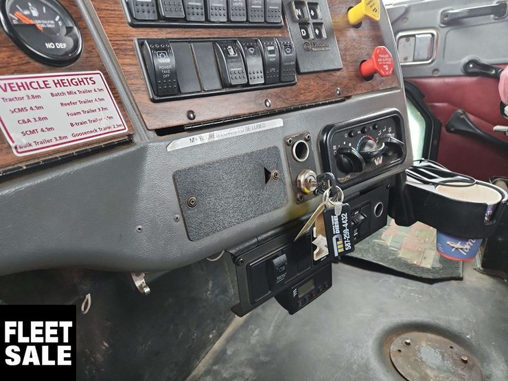 2011-western-star-4900-image-9