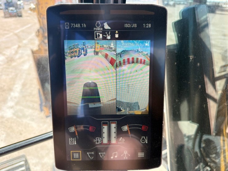 2019-caterpillar-330-image-15