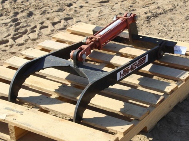 grapple-attachment-for-a-bucket-image-1