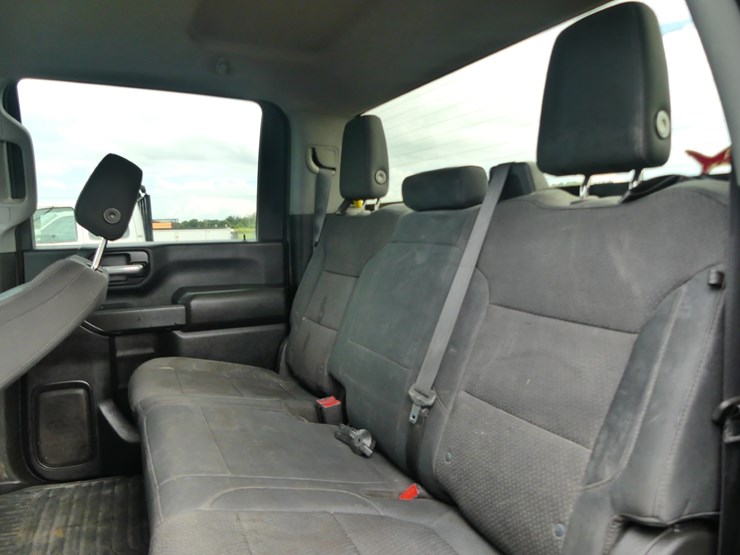 2020-chevrolet-2500-image-10