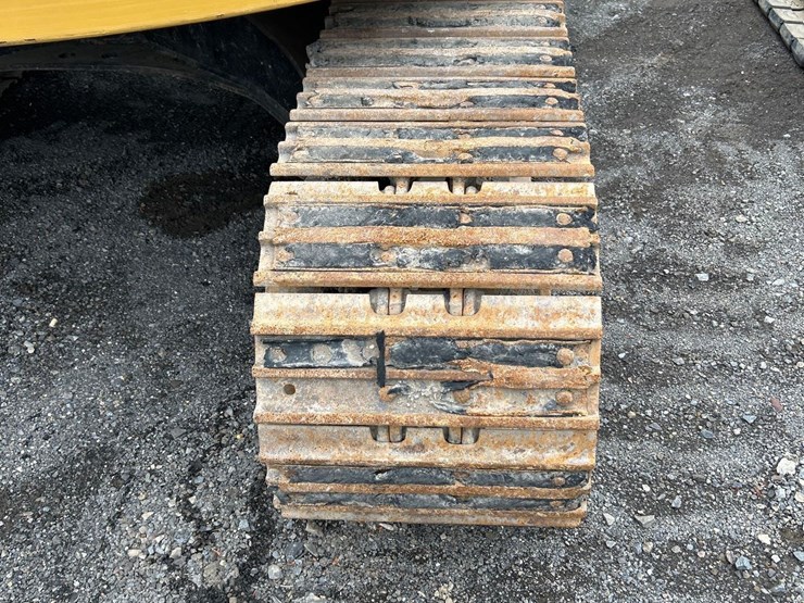 2020-caterpillar-315f-lcr-image-15