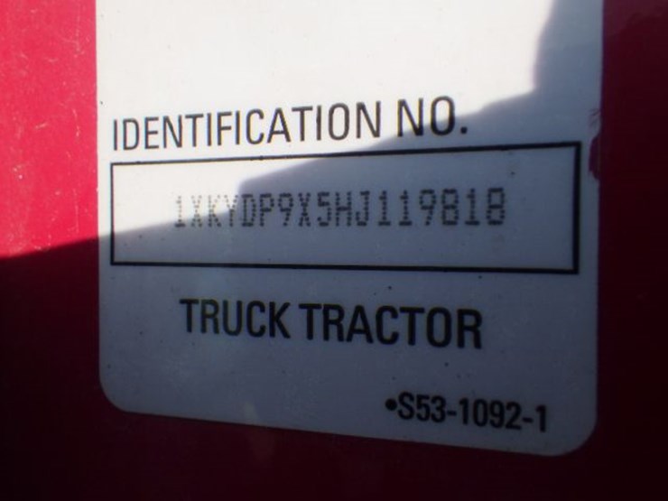 2017-kenworth-t680-image-27