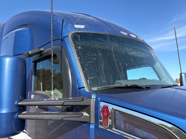 2018-kenworth-t680-image-29
