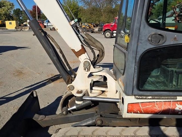 2006-bobcat-341g-image-15
