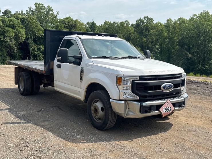 2020-ford-f350-xl-image-7