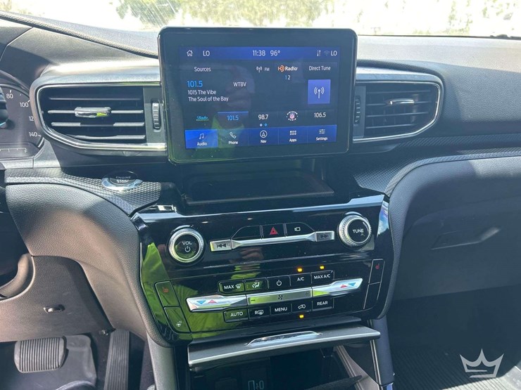 2023-ford-explorer-image-17