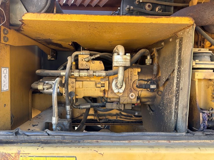1995-caterpillar-m318c-image-35