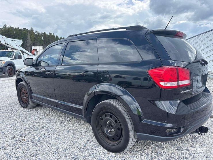 2017-dodge-journey-image-3