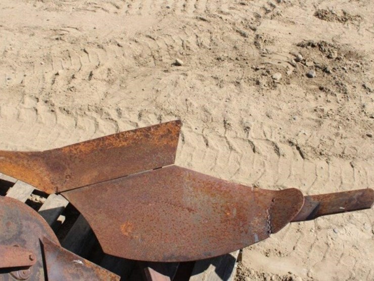 3-point-one-bottom-plow-image-8