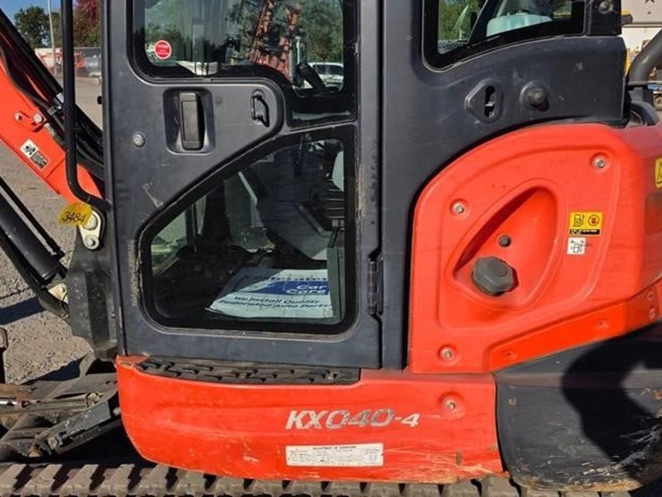 2017-kubota-kx040-4-image-18