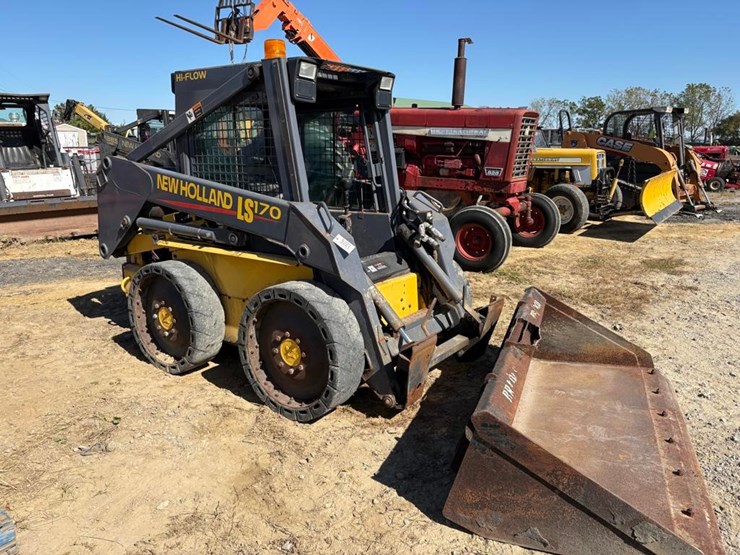 new-holland-ls170-image-1