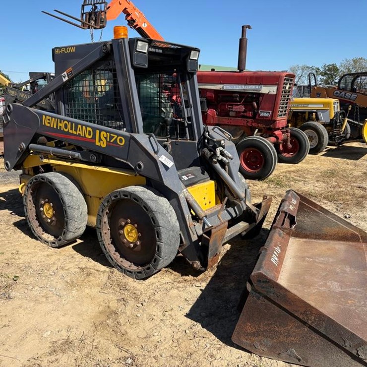 NEW HOLLAND LS170