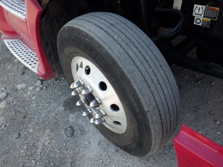 2017-kenworth-t680-image-31