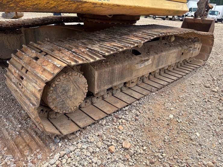 2013-komatsu-pc210-lc-10-image-18