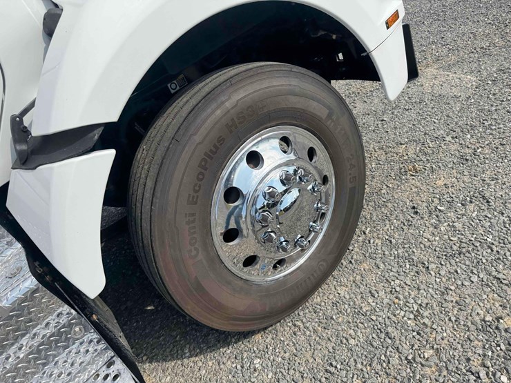 2016-kenworth-t880-image-19