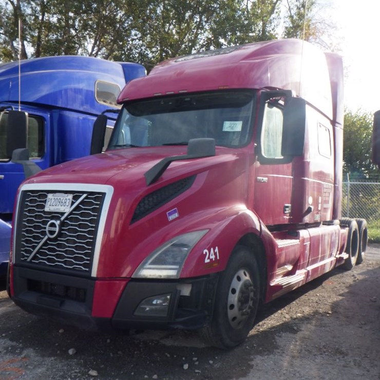 2019 VOLVO VNL860