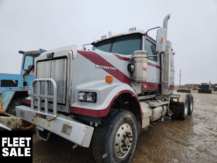 2015-western-star-4900-image-1