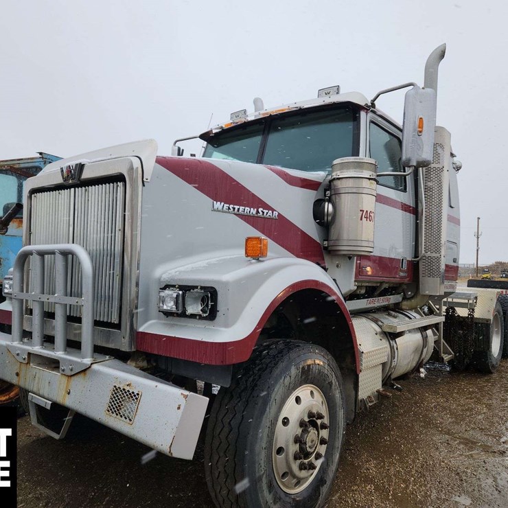 2015 WESTERN STAR 4900