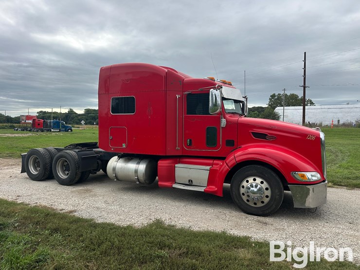 2012-peterbilt-386-image-3