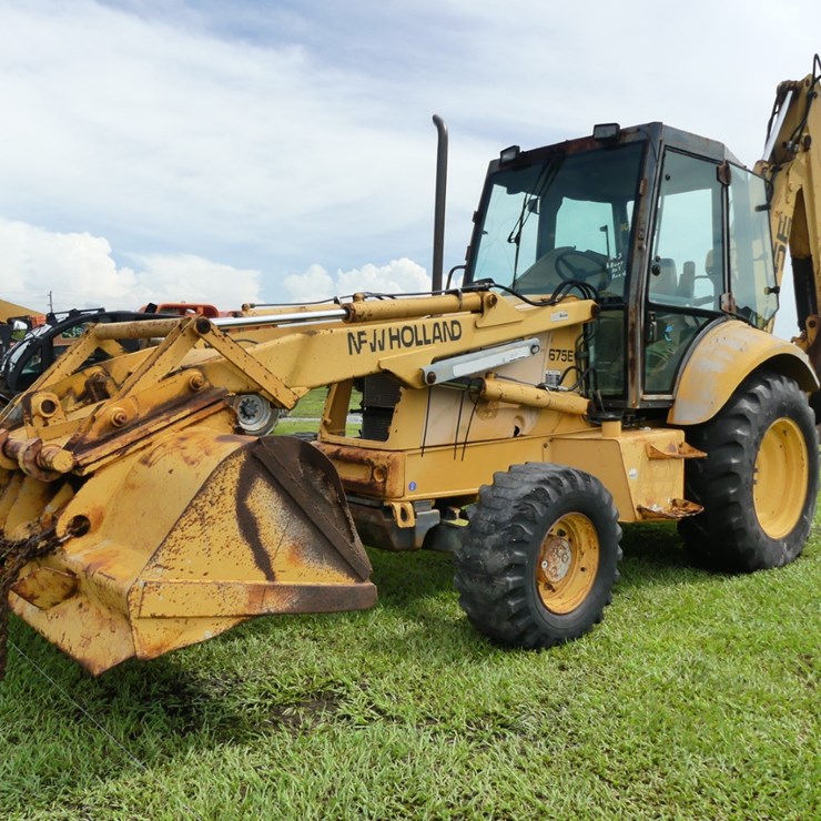 NEW HOLLAND 675E