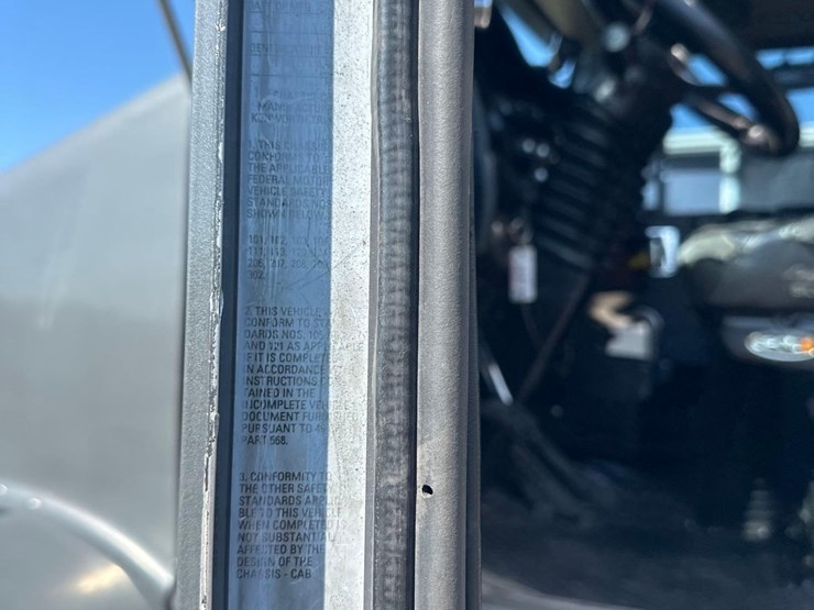 2016-kenworth-t800-image-22